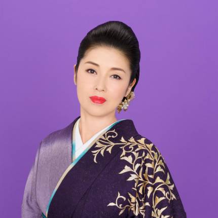 Ayako Fuji