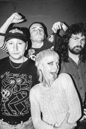 Amyl and The Sniffers
